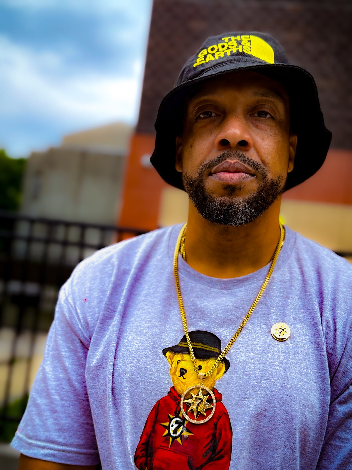 5% Universal Flag Chain