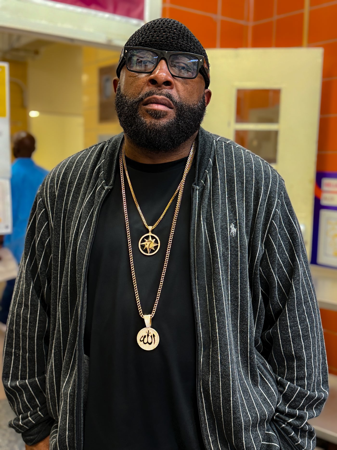 5% Universal Flag Chain